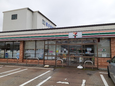 【周辺】 | ソレイユＢ | セブンイレブン黒部田家店まで500m
