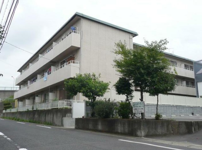 アゼリア富士見A棟の外観