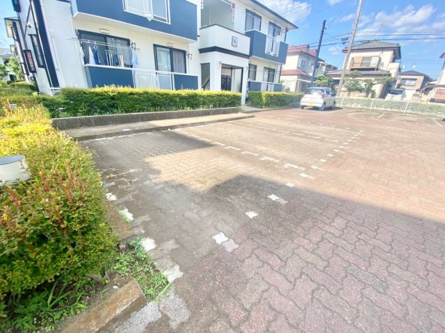 ユーロアベニュー四街道の駐車場