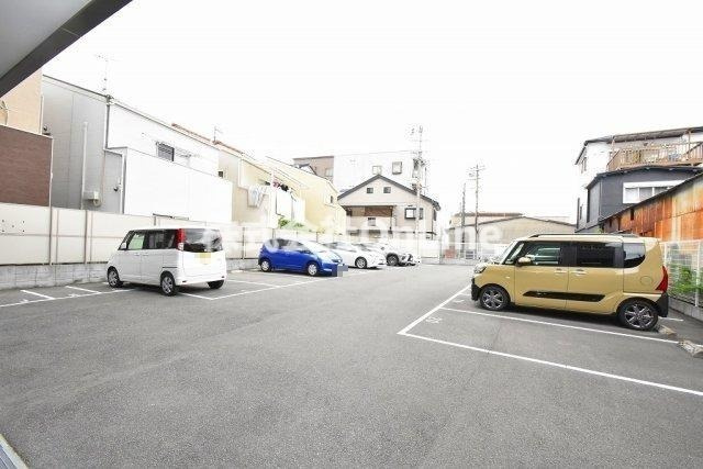HERITAGE徳庵の駐車場