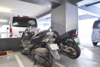 【駐車場】 | バイク置き場。空き区画の有無や駐輪料金、サイズおよび排気量規定などについては、改めてお問い合わせください。～即日のご見学可能～　お問合せはお気軽にどうぞ。