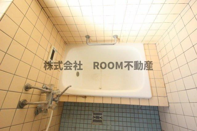 山下貸家の浴室|落ち着いた空間のお風呂です