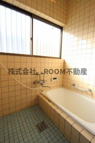 山下貸家の浴室|ゆったり過ごせるお風呂です