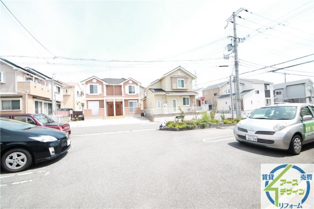 サンタナの駐車場