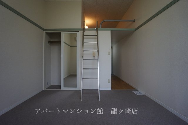 レオパレスセントリオの居間・リビング