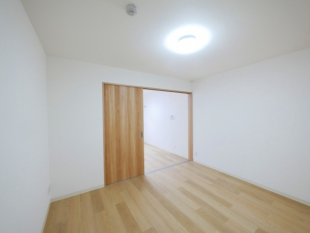 クレアール芝辻町の洋室