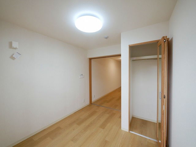 クレアール芝辻町の洋室