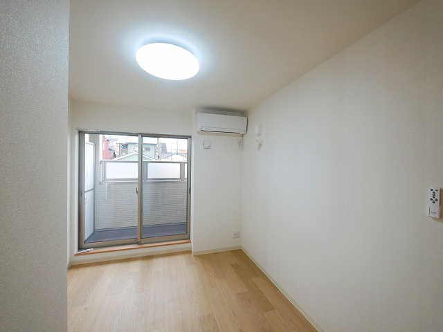 クレアール芝辻町の洋室