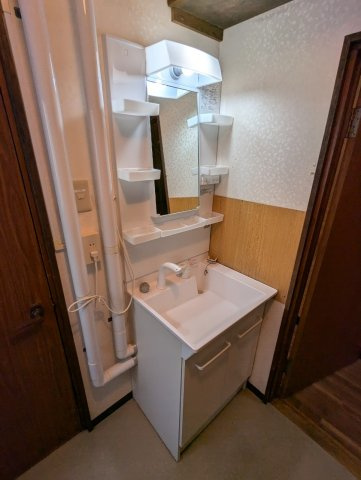 （定期借家）住之江4-3戸建　2階建の独立洗面台