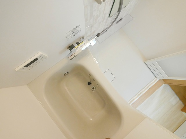 クレアール芝辻町の浴室|きれいなお風呂です