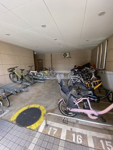 ミリアレジデンス東池袋の駐車場