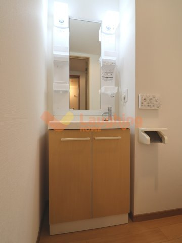 パークハイム21の洗面所|明るい洗面所です