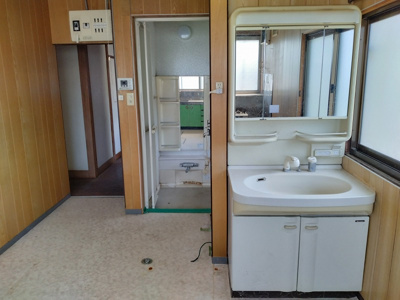 【洗面所】 | 岡谷市長地柴宮2丁目 中古住宅⑦ | 洗面