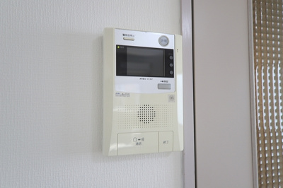 【セキュリティ】 | ユアーズ高砂 | 別号室の写真になります。現況優先。