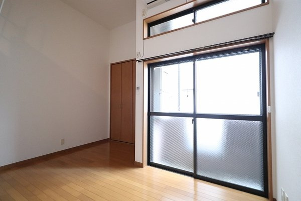 【居間・リビング】 | ムーンリバー室見 | 別号室の写真になります。現況優先。