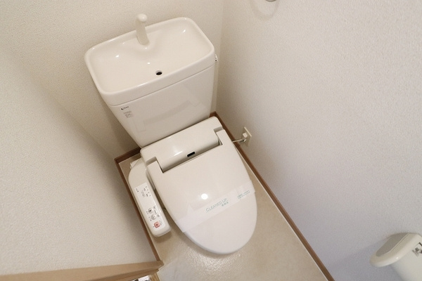 【トイレ】 | ピコロ九産大Ⅰ | 別号室の写真になります。現況優先。
