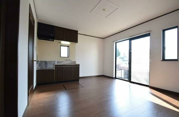 ＥＶＥＲ ＧＲＥＥＮ ＨＯＵＳＥの居間・リビング