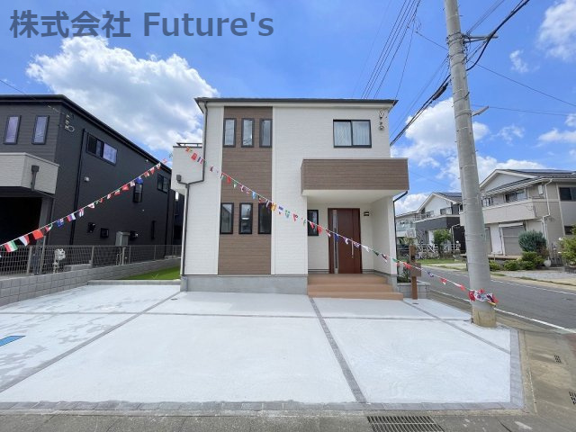 三郷市泉2丁目　新築戸建　全9棟　D号棟の外観|区画整理地内の綺麗な街並み◎人気の三郷市泉エリア！