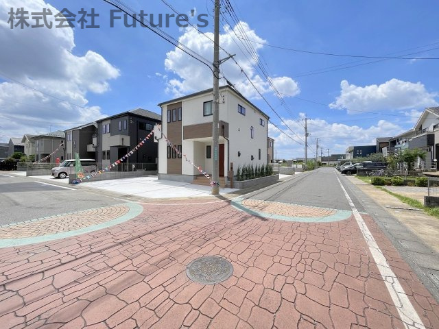 三郷市泉2丁目　新築戸建　全9棟　D号棟の前面道路含む現地写真|前面道路含む現地写真です。