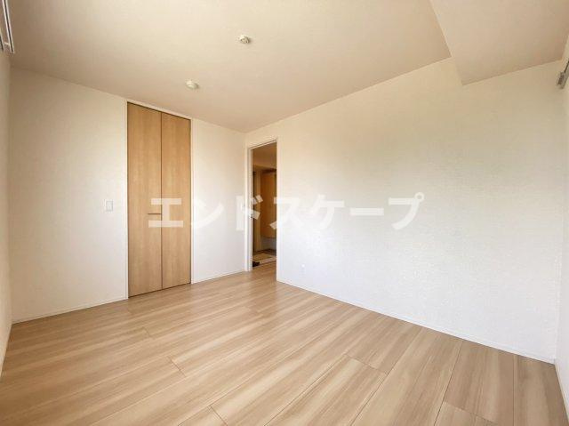 スカイハートシーの洋室|高崎、前橋、伊勢崎エリアのお部屋探しはエンドスケープまで！お客様の理想お聞かせ下さい♪
設備や建具の色が異なる場合があります。