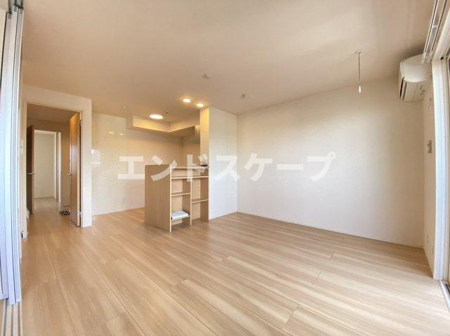 スカイハートシーの居間・リビング|高崎、前橋、伊勢崎エリアのお部屋探しはエンドスケープまで！お客様の理想お聞かせ下さい♪
設備や建具の色が異なる場合があります。