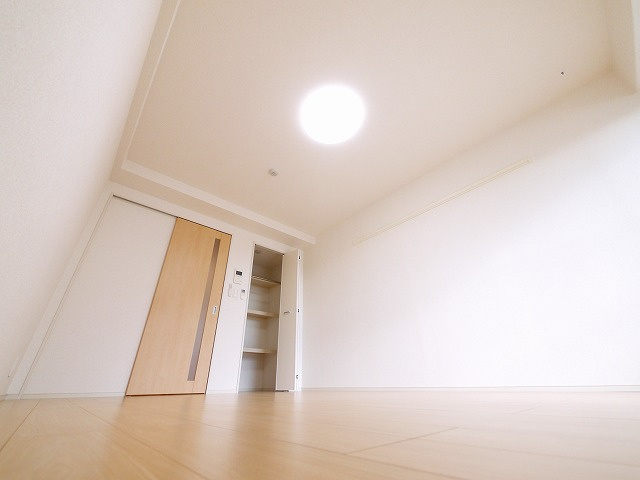 プルミエールレーブの洋室|ゆったりした洋室です