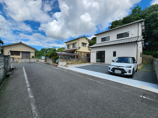 RESET HOUSE－リセットハウス－八幡西区岩崎1丁目　【八幡西区　中古戸建】の前面道路含む現地写真|交通量も少なく駐車しやすい♪【八幡西区　中古戸建　リノベーション】