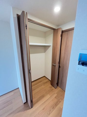 大阪市城東区関目６丁目の賃貸マンションの収納