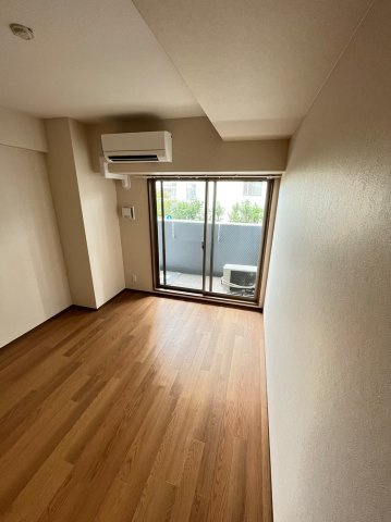 大阪市城東区関目６丁目の賃貸マンションの洋室