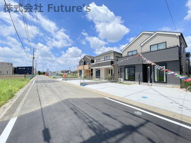 三郷市泉2丁目　新築戸建　全9棟　F号棟の前面道路含む現地写真|前面道路含む現地写真です。