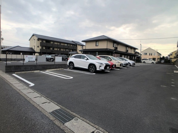 グレイスヒルの駐車場