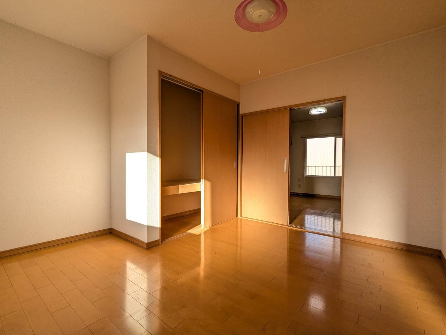 榎本マンションの洋室