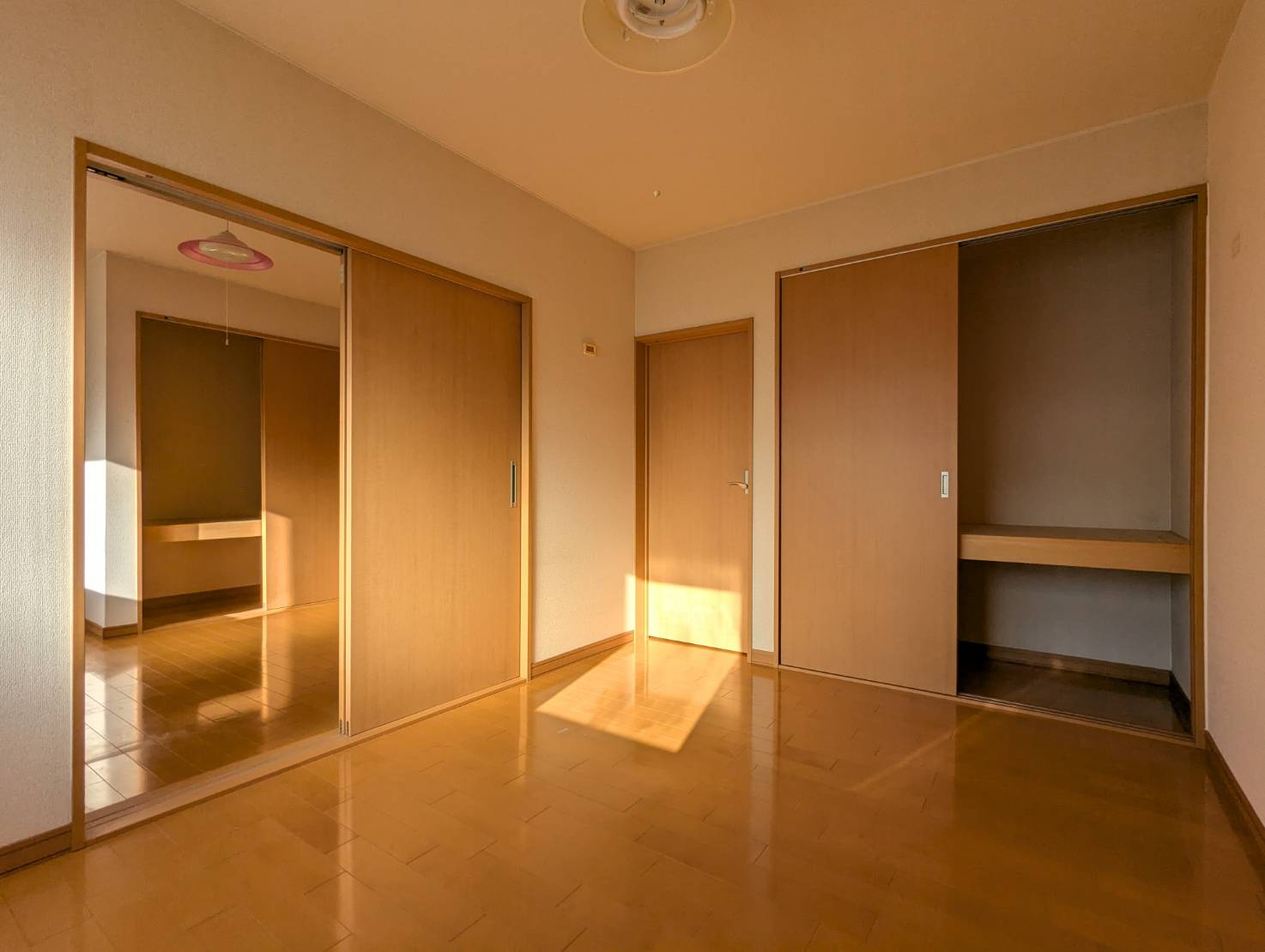 榎本マンションの洋室