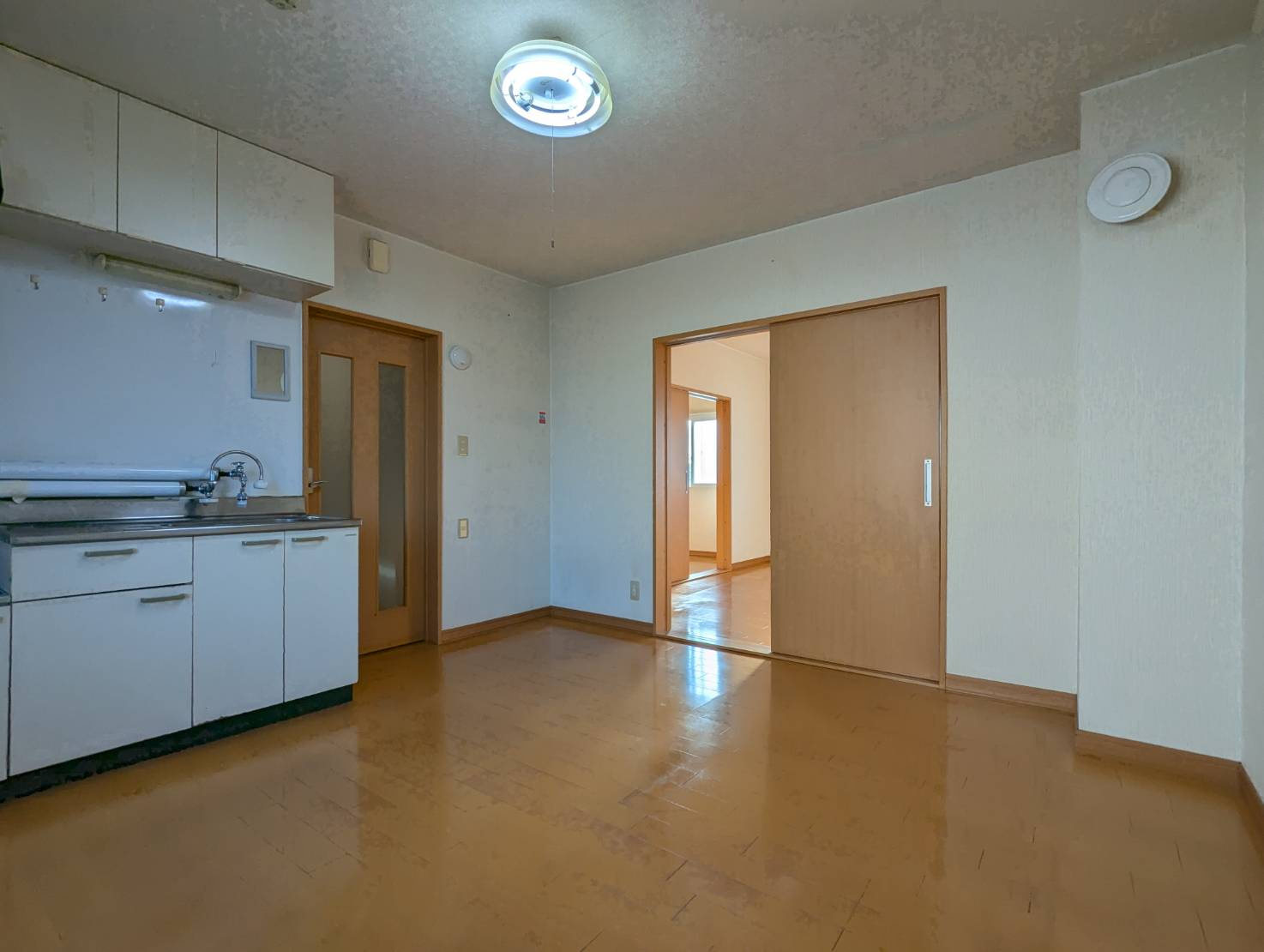 榎本マンションの居間・リビング