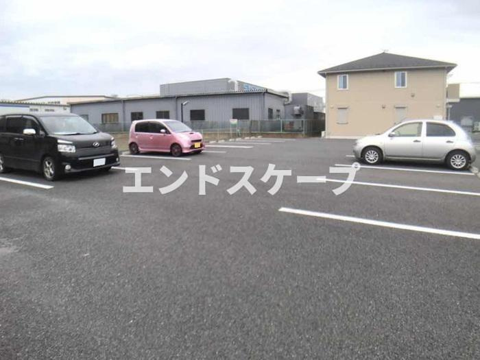ｃａｓａ　Ⅰの駐車場|高崎、前橋、伊勢崎エリアのお部屋探しはエンドスケープまで！お客様の理想お聞かせ下さい♪