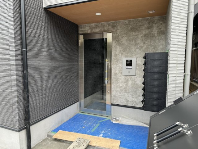robot home 根本B(ロボットホームネモトビー)のエントランス