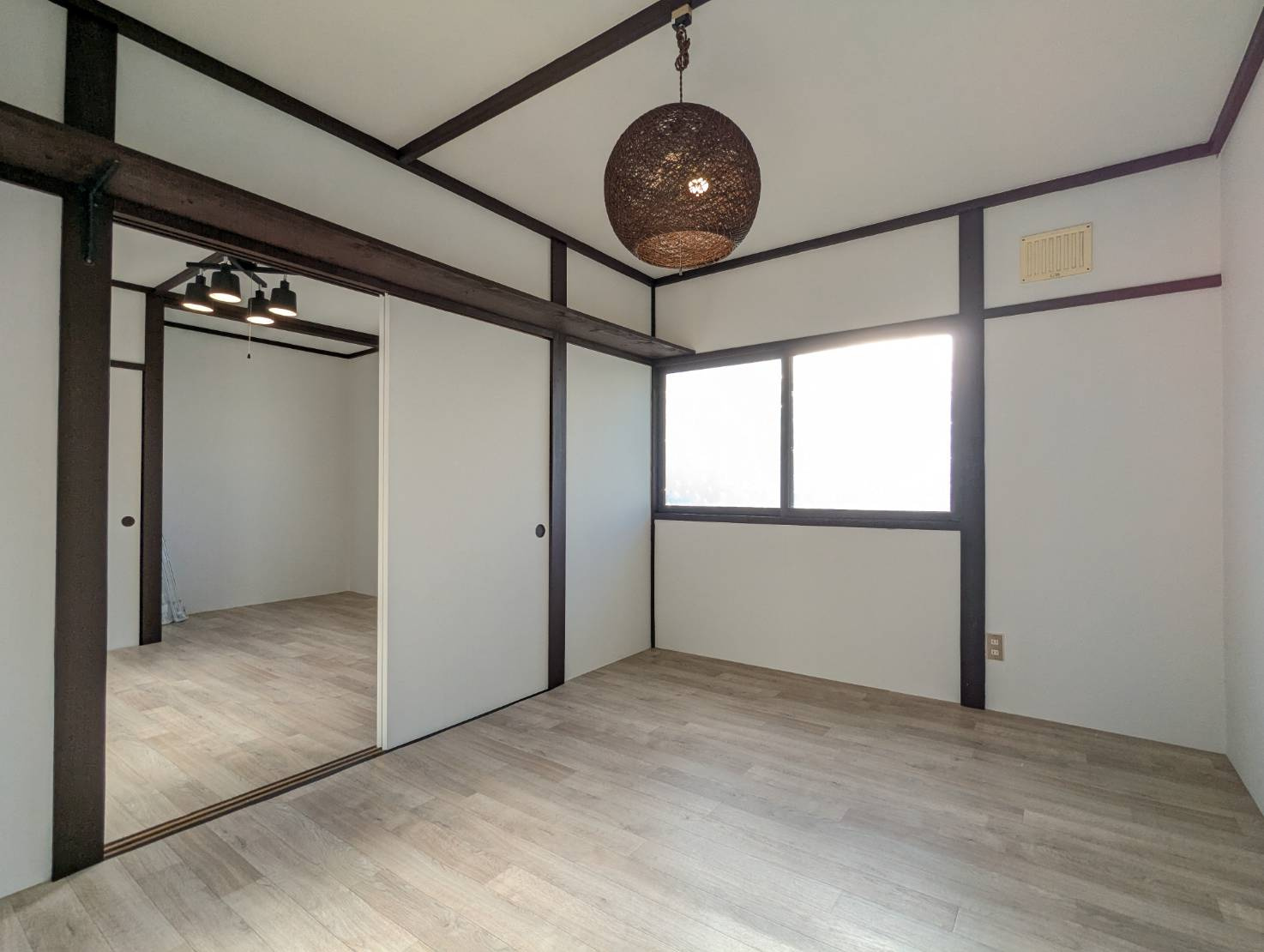榎本マンションの洋室