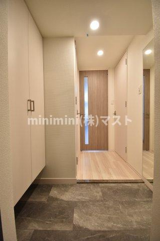 RISING Maison 本町橋の玄関