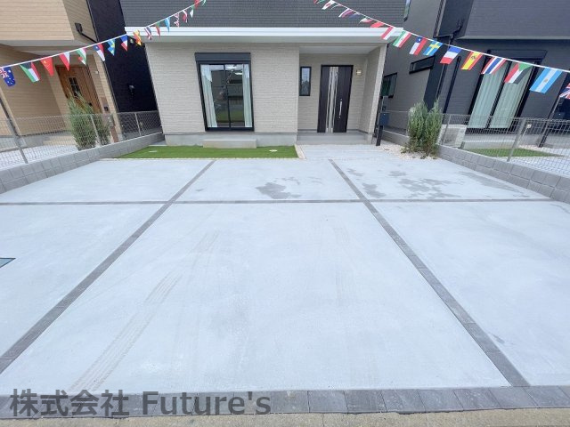 三郷市泉2丁目　新築戸建　全9棟　G号棟の駐車場|カースペース並列3台駐車可能