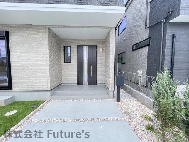 三郷市泉2丁目　新築戸建　全9棟　G号棟のエントランス|玄関アプローチ