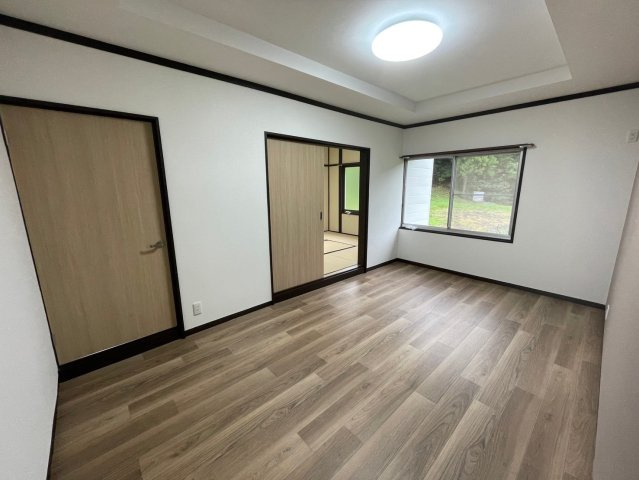 砥部町宮内中古戸建の和室|お子様のお部屋にも丁度いい広さですね