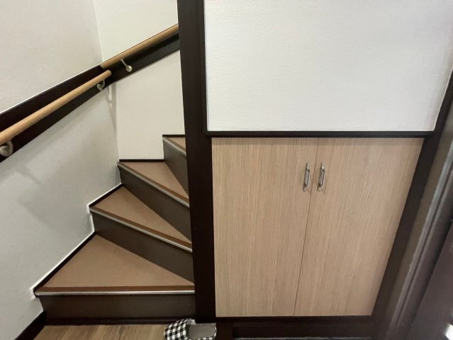 砥部町宮内中古戸建の和室|来客時のゲストルームとしても活躍する和室。