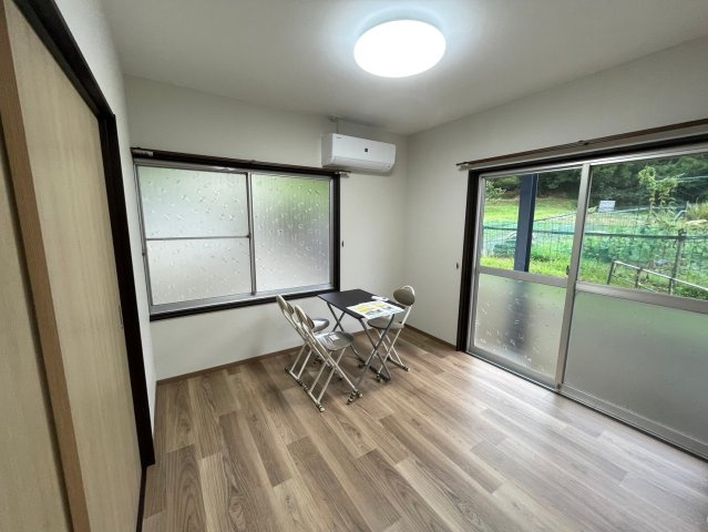 砥部町宮内中古戸建の収納|季節物の大きな家電も収納できます。