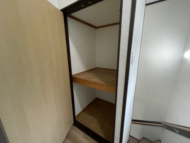 砥部町宮内中古戸建の玄関|いつも気持ちよくご家族を迎えられる玄関です。綺麗で明るい玄関でお客様をお迎えいただけます。