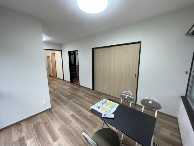 砥部町宮内中古戸建の外観|角地につき、隣家に接している部分が少ないので日当たりが良く、風通しが良いですね！