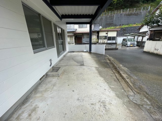 砥部町宮内中古戸建の駐車場|お家のご質問はお気軽にご相談下さい。