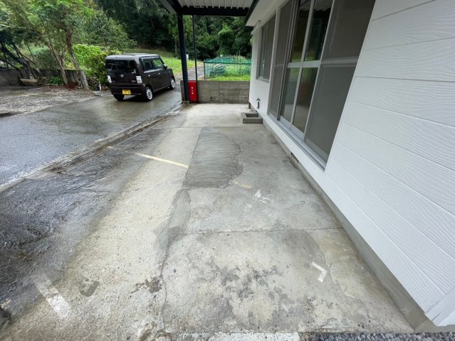 砥部町宮内中古戸建の発電・温水設備|給湯器付リモコンで温度調節もボタンでらくらく！