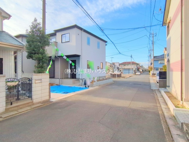 上尾市浅間台　9期　新築一戸建て　ずっとプラス　01の前面道路含む現地写真