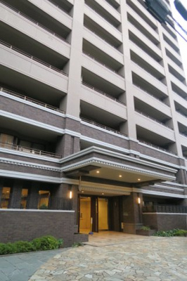 【外観】 | ナイスシティアリーナ西日暮里 | おしゃれな外観です。ナイスシティアリーナ西日暮里。(株)メイワ・エステートへお問い合わせください。