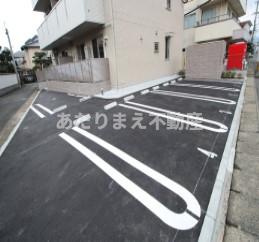 D-room山王公園の駐車場